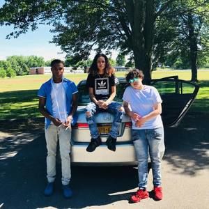 Meet your Posher, Breezy